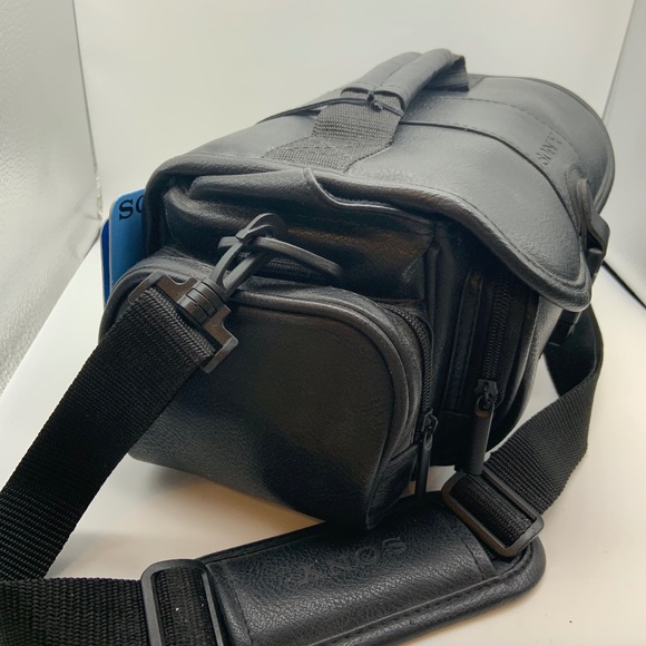 Sony HandyCam LCS-VA3 Leather Carrying Case Bag with Manuals and Extras - Picture 11 of 16